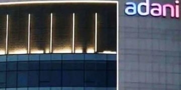 اڈانی گروپ نے ایس بی آئی سے مانگا 14000 کروڑ روپے کا قرض!