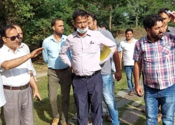 ڈاکٹر جی این اِیتو نے بارہمولہ کا تفصیلی دورہ کیا اورمحکمہ سیاحت کے اثاثوں اور سہولیات کا جائزہ لیا