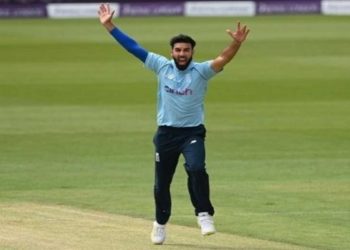 لنکا شائر نے ثاقب محمود کے ساتھ معاہدے میں دو سال کی توسیع کی