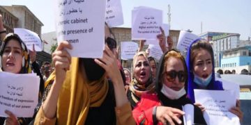 لویا جرگہ کے فیصلوں کے خلاف افغان خواتین کا احتجاج