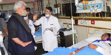 لیفٹیننٹ گورنر نے سکمز ہسپتال کا دورہ کیا