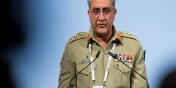 پاکستانی آرمی چیف نے پیرس کا ‘ لو پروفائل دورہ کیا/ رپورٹ
