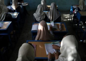ثانوی تعلیم پر پابندی سے افغان لڑکیوںکامستقبل تاریک