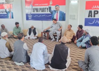 اوڑی کا عوامی وفد سید محمد الطاف بخاری سے ملاقی