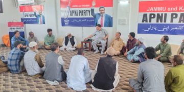 اوڑی کا عوامی وفد سید محمد الطاف بخاری سے ملاقی