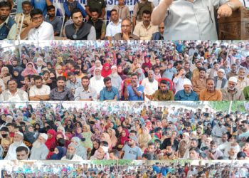 وہی گنڈ عوامی جلسے میں اپنی پارٹی کے قائدین کا والہانہ استقبال
