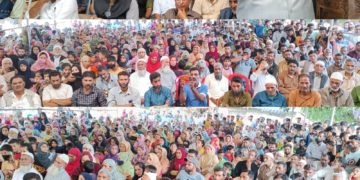 وہی گنڈ عوامی جلسے میں اپنی پارٹی کے قائدین کا والہانہ استقبال