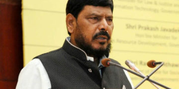 ہندوستان کےساتھ پرامن تعلقات رکھنا پاکستان کے مفاد میں/مرکزی وزیر اٹھاولے