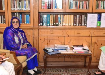 بارہمولہ اور سوپور کی میونسپل کونسلوں کے صدور نے لیفٹیننٹ گورنر سے ملاقات کی
