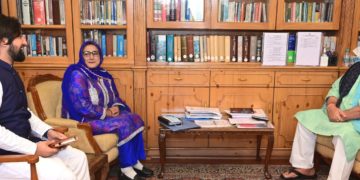 بارہمولہ اور سوپور کی میونسپل کونسلوں کے صدور نے لیفٹیننٹ گورنر سے ملاقات کی