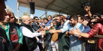 امیت شاہ ریلی سے خطاب کے دوران اذان کے لئے رک گئے