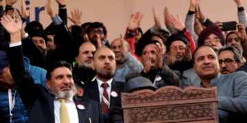 ہم نے صفر کارنامے کےساتھ 2 لاکھ نوجوانوں کو قبروں میں دفن کردیا/ الطاف بخاری