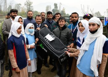 مشیر راجیو رائے بھٹناگر نے گاندربل کا کیادورہ