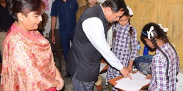 مشیر راجیو رائے بھٹناگر نے کیا پنچایت بڈھیری کا دورہ