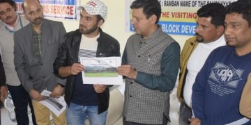 ’بیک ٹو ولیج ‘ دور دراز علاقوں میں عوامی ترسیل کے نظام کو بہتر بناتا ہے / سنجیو ورما