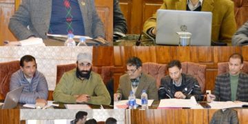 سوربھ بھگت نے بانڈی پورہ میں پی ایم کُسم اور روف ٹاپ سولر سکیموں کے بارے میں بیداری پروگرام میں شرکت کی