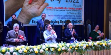 مشیر بٹھناگر نے پی پی ایس جی سی ڈبلیو گاندھی نگر میں ایڈز کے عالمی دن کے پروگرام سے کیا خطاب