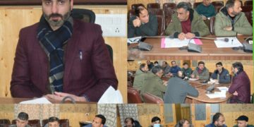 ڈی سی اننت ناگ نے کے پی ڈی سی ایل کے کامو ں کی صورتحال لیاجائزہ