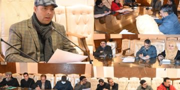 ضلع ترقیاتی کمشنر کولگام نے زراعت اور اس سے منسلک شعبوں کی پیش رفت کالیاجائزہ