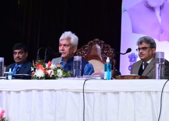  جموں وکشمیر کامیابی کی نئی بلندیوں کو چھونے کیلئے آگے بڑھنے کےلئے پرعزم /لیفٹیننٹ گورنر
