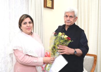 سابق وزیر ، سرپنچ پلی اور سماجی کارکن نے لیفٹیننٹ گورنر سے ملاقات کی