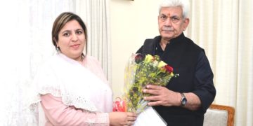 سابق وزیر ، سرپنچ پلی اور سماجی کارکن نے لیفٹیننٹ گورنر سے ملاقات کی