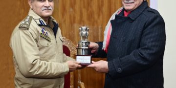 راج بھون سے تبدیل ہونےوالے افسروں کے اعزاز میں الوداعیہ دیا