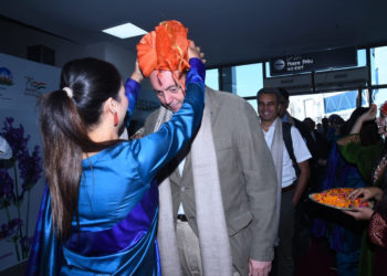 سخت سیکورٹی کے بیچ مندوبین کا قافلہ سری نگر پہنچا