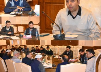 ڈی سی نے کولگام میں جل جیون مشن کے تحت کاموں کی صورتحال کا جائزہ لیا