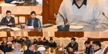 ڈی سی نے کولگام میں جل جیون مشن کے تحت کاموں کی صورتحال کا جائزہ لیا