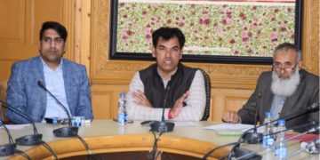 صوبائی کمشنر کشمیر نے عازمین حج کی روانگی کے اِنتظامات کا جائزہ لیا
