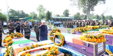 لیفٹنٹ گورنر نے راجوری میں شہید فوجیوں کو خراجِ عقیدت پیش کیا