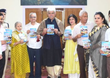 لیفٹنٹ گورنر نے شو کمار پادھا کی کتاب ” وشواستھلی مائی پرائیڈ “ کا اجراءکیا