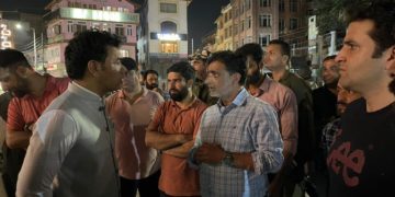 صوبائی کمشنر کشمیر نے دیر رات گئے شہرکا کیادورہ