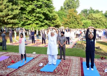 یوگا اِنسانیت کیلئے ہندوستان کا عظیم ترین تحفہ لیفٹیننٹ گورنر