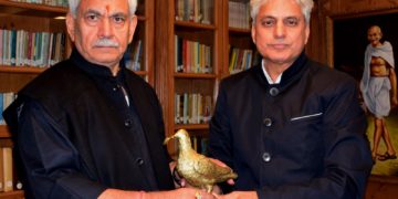 معروف آرٹسٹ اور پینٹر کے کے گاندھی نے لیفٹنٹ گورنر منوج سنہا سے ملاقات کی