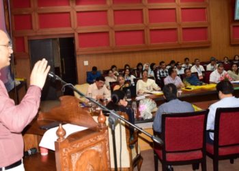 سیکرٹری نے ترقی پانے والوں کو مبارک باد دی