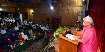 لیفٹیننٹ گورنر نے سری نگر میں تین روزہ اَمرت کلا اُتسو کا اِفتتاح کیا