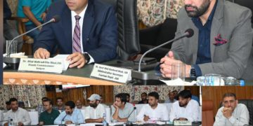 سیکرٹری سیاحت نے کولگام کاتفصیلی دورہ کیا اور ضلع ترقیاتی منظر نامے کا جائز ہ لیا