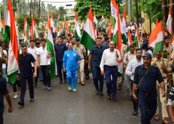 مشیر راجیو رائے بھٹناگر نے جموںمیں ’ میگا ترنگا ریلی ‘ کی قیادت کی تمام شرکا ¿ کو’ پنچ پران‘ عہد کا حلف بھی دلایا