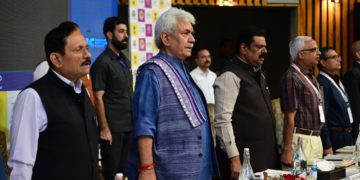 لوگوں کو گمراہ کرنے والے 50 ہزار لوگوں کی ہلاکتوں کے ذمہ دار /منوج سنہا