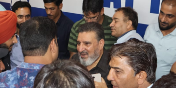 سید محمد الطاف بخاری کی پارٹی لیڈروں اور کارکنوں سے متحرک رہنے اور اپنی عوامی رابطہ مہم میں سرعت لانے کی تلقین