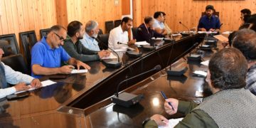 ڈی سی گاندربل نے ڈی ایل آر سی اور ڈی سی سی میٹنگ کی صدارت کی