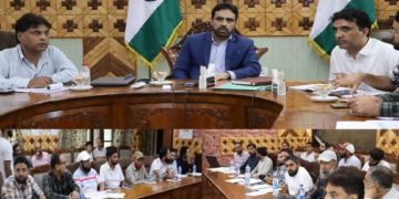 سکریٹری محکمہ دیہی ترقی طارق زرگر نے کپواڑہ کا دورہ کیا