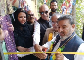 الطاف بخاری کے ہاتھوں سمبل میں اپنی پارٹی دفتر کا افتتاح