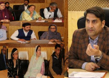 ڈ ی سی سر ی نگر محمدنے ضلع میں ٹی بی کے خاتمے کے پروگرام کا لیاجائزہ