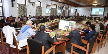 لیفٹیننٹ گورنر نے اننت ناگ میں ضلع ترقیاتی جائزہ میٹنگ کی صدارت کی