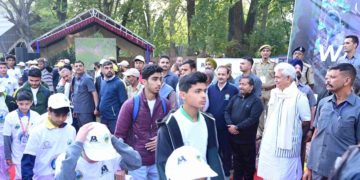 منوج سنہا نے واک تھون ‘واک فار وائلڈ لائف’ کو جھنڈی دکھا کر روانہ کیا
