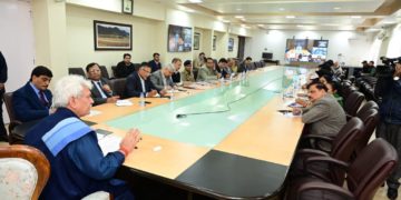 لیفٹیننٹ گورنر نے سول اور پولیس اِنتظامیہ کے سینئر اَفسران کے ساتھ میٹنگ کی صدارت کی