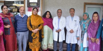 سکمز مفت ایچ آئی وِی وائرل لوڈ ٹیسٹنگ شروع کرے گا۔مفاہمت نامہ پر دستخط
